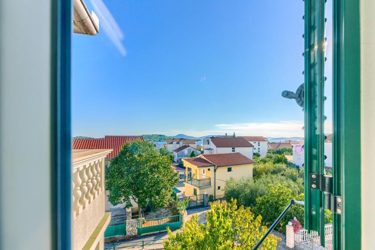 Apartmani Vukicevic Vodice Eksteriør bilde