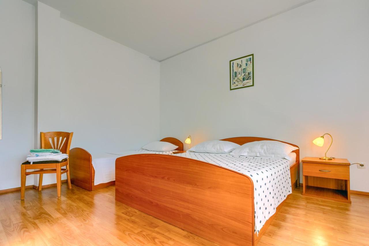 Apartmani Vukicevic Vodice Eksteriør bilde