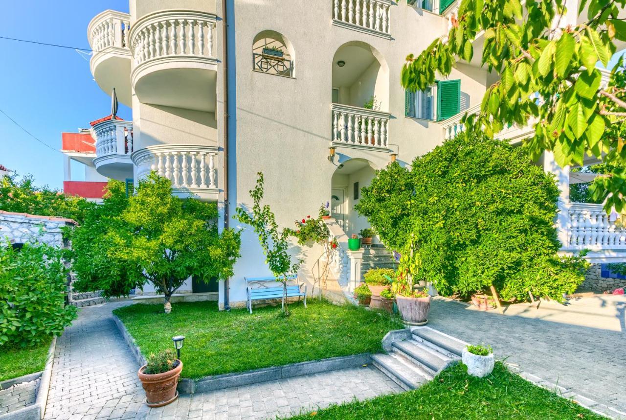 Apartmani Vukicevic Vodice Eksteriør bilde
