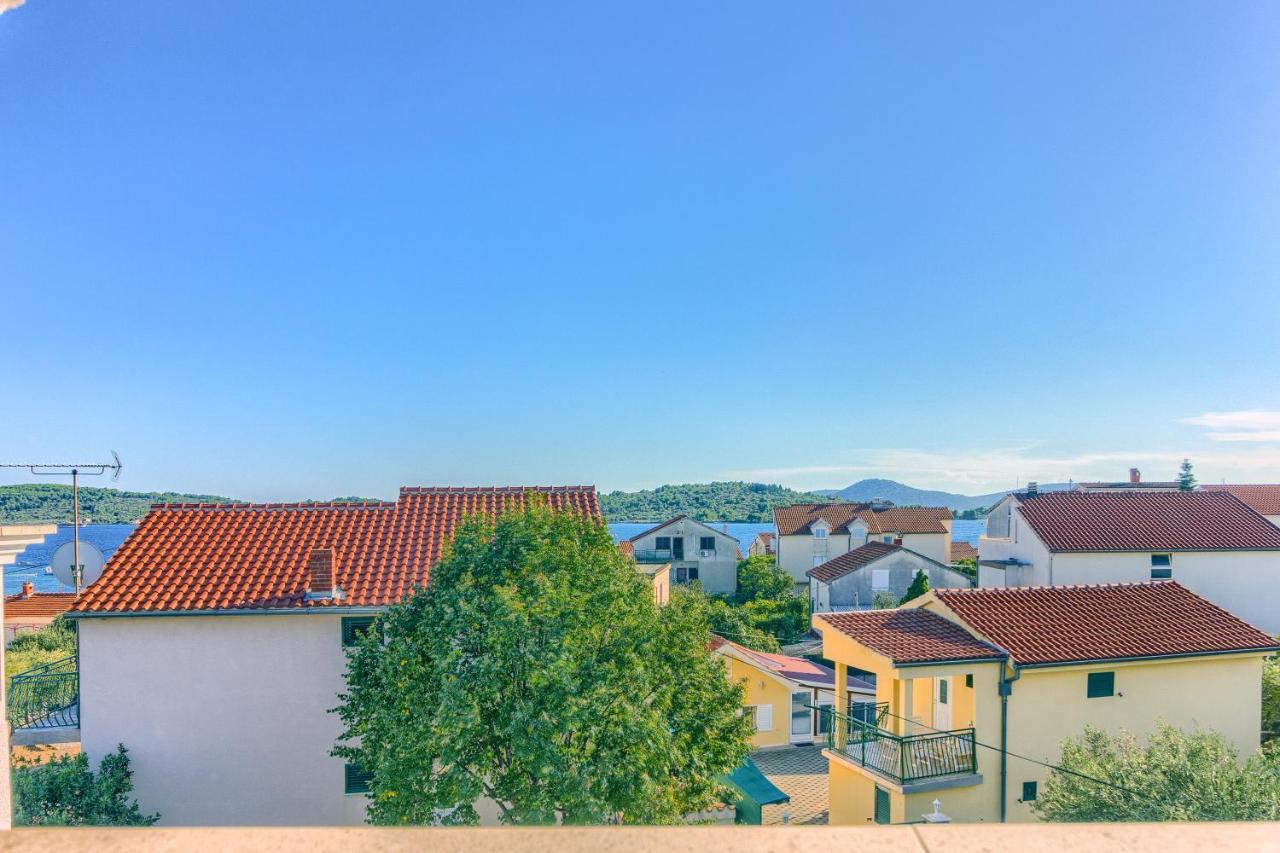 Apartmani Vukicevic Vodice Eksteriør bilde