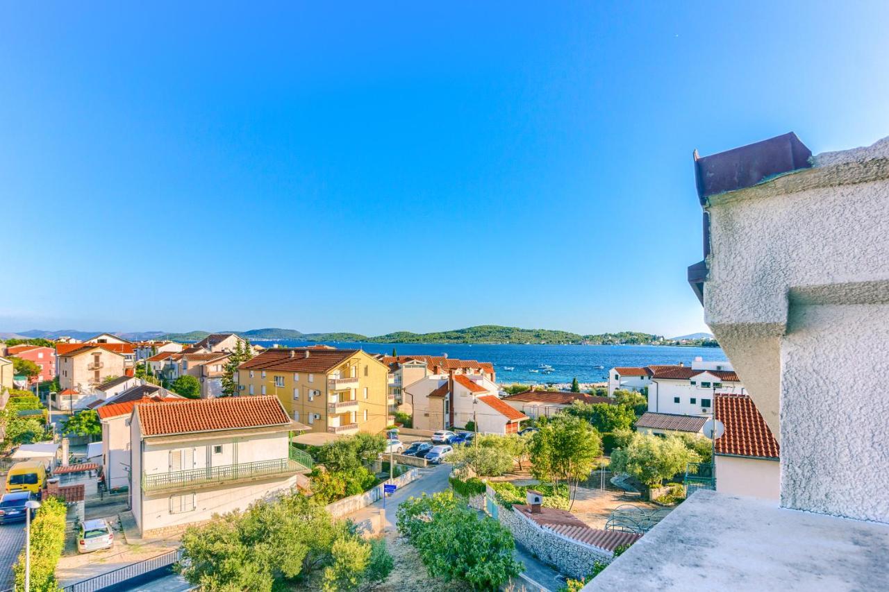 Apartmani Vukicevic Vodice Eksteriør bilde