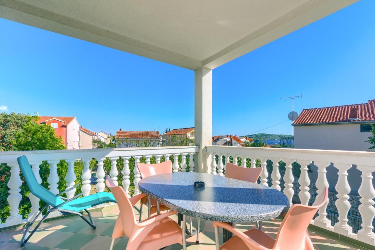 Apartmani Vukicevic Vodice Eksteriør bilde
