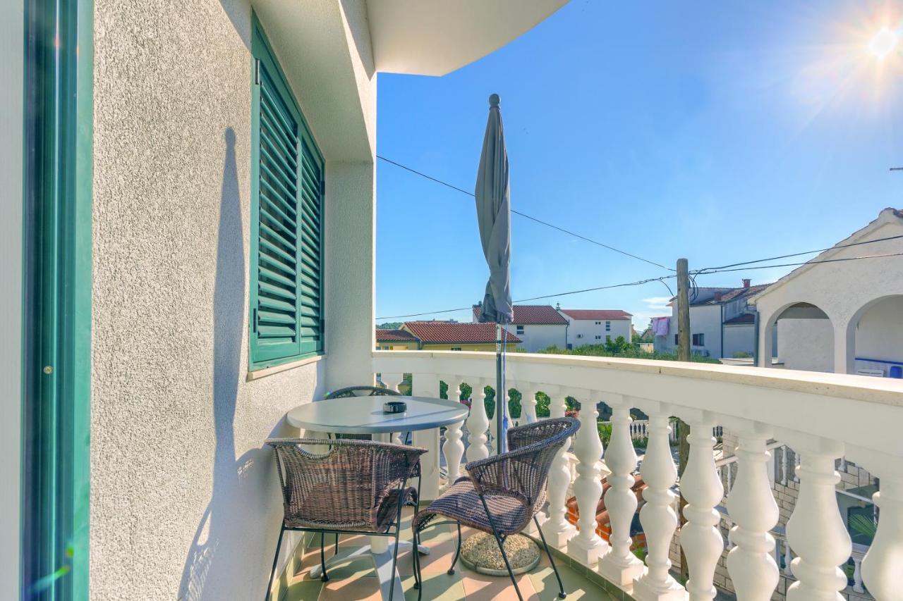Apartmani Vukicevic Vodice Eksteriør bilde