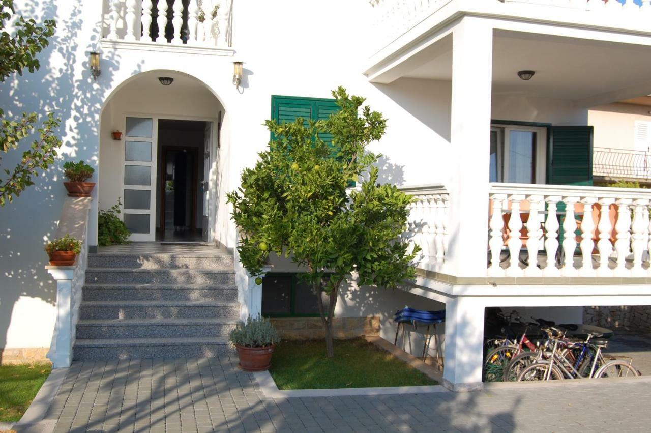 Apartmani Vukicevic Vodice Eksteriør bilde