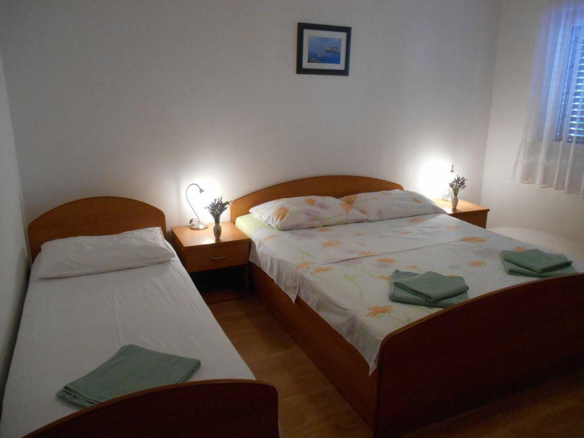 Apartmani Vukicevic Vodice Eksteriør bilde