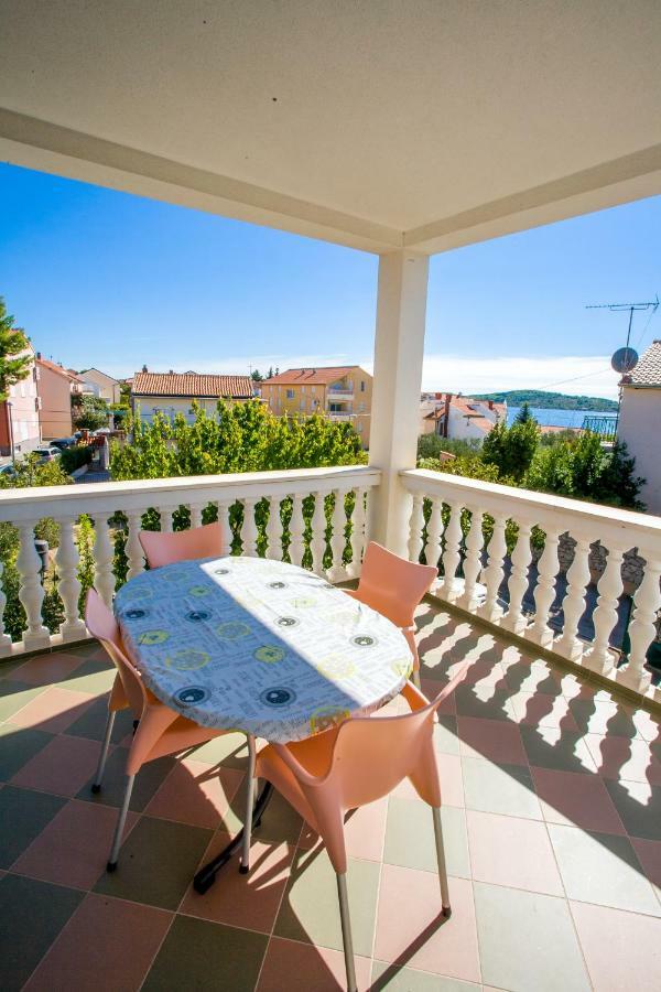Apartmani Vukicevic Vodice Eksteriør bilde